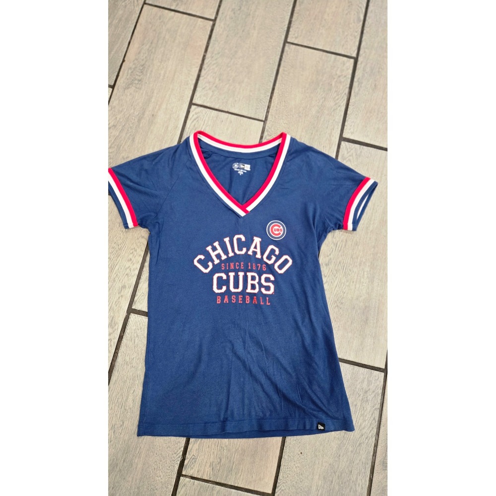 New Era Chicago Cubs MLB V-Neck T-Shirt Blue Red White Striped Trim Womens M